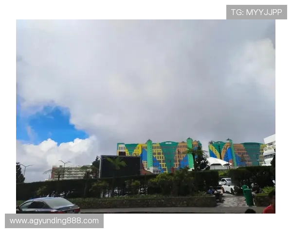 吉隆坡云顶游乐场夜场娱乐体验：夜晚必玩项目与夜景拍摄攻略